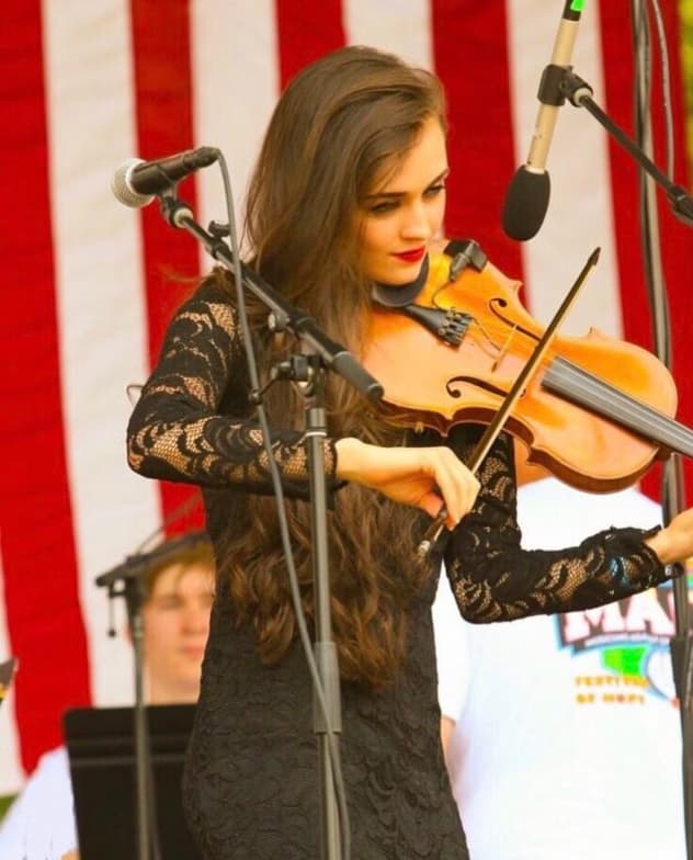 Profile photo of Beth, Music tutor at Wiingy