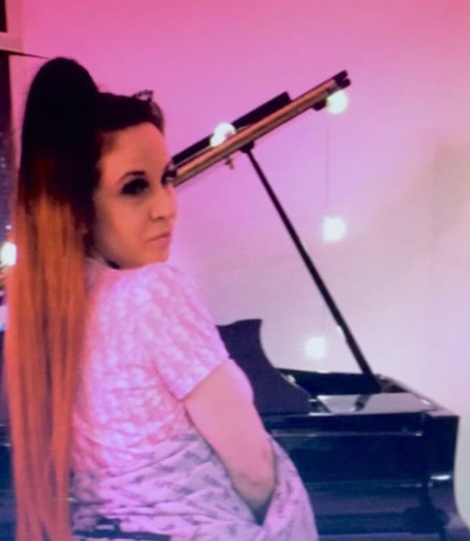 Profile photo of Vanessa , Music tutor at Wiingy 