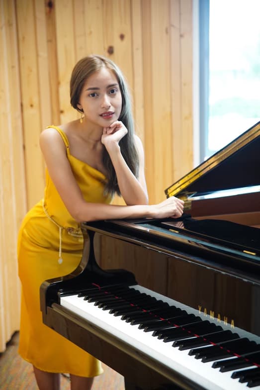 Profile photo of Yasmin, Singing tutor at Wiingy 