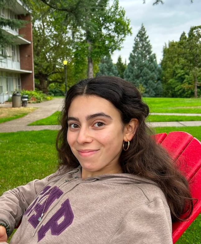 Profile photo of Daphne, French tutor at Wiingy 