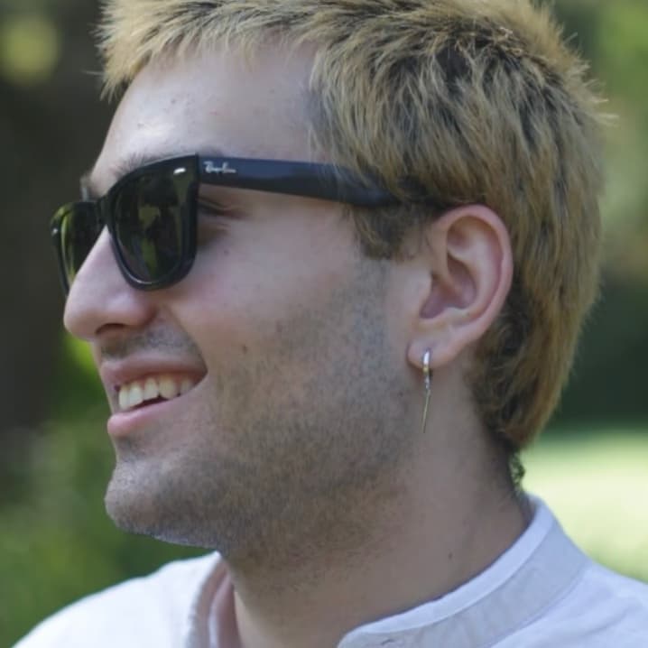 Profile photo of Shukhrat, Singing tutor at Wiingy 