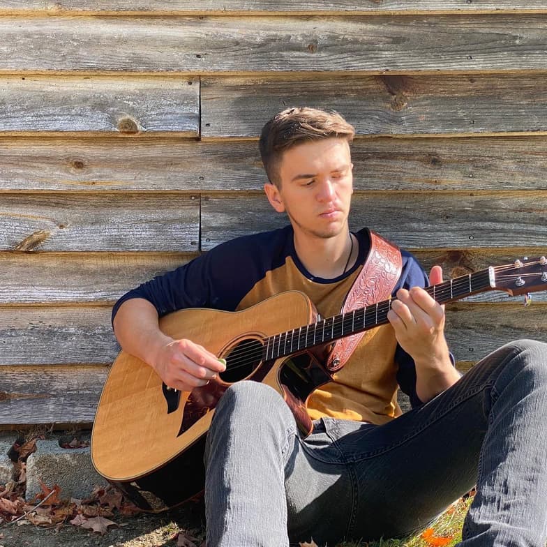 Profile photo of Kyler, Guitar tutor at Wiingy