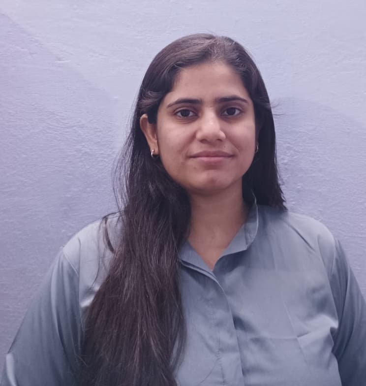 Profile photo of AASHIMA, Chemistry tutor at Wiingy 