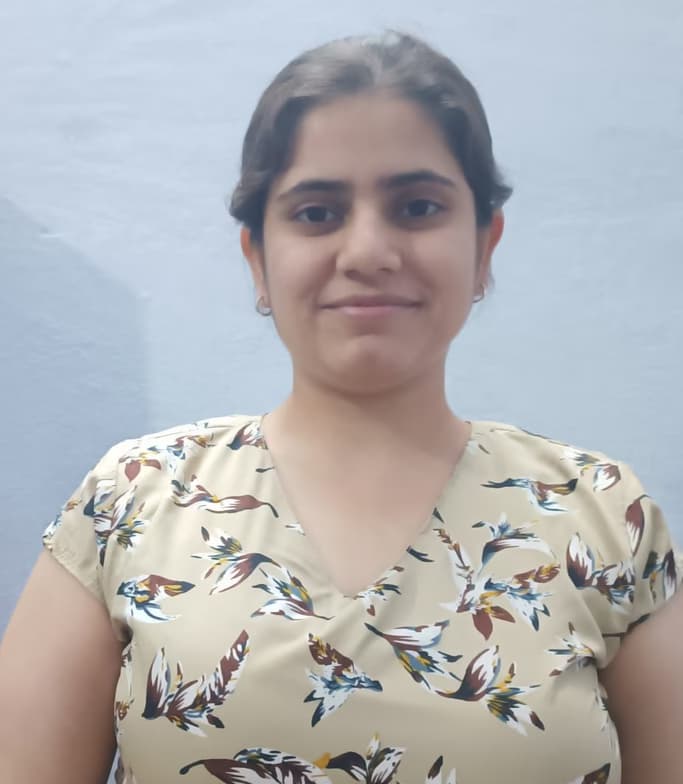 Profile photo of AASHIMA, Chemistry tutor at Wiingy 