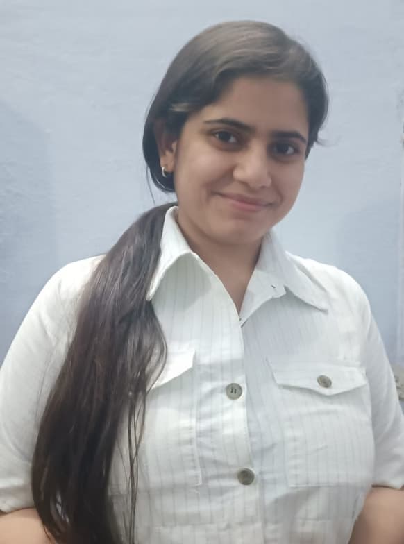 Profile photo of AASHIMA, Chemistry tutor at Wiingy 