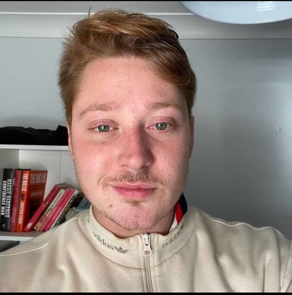 Profile photo of Barnaby, English tutor at Wiingy 