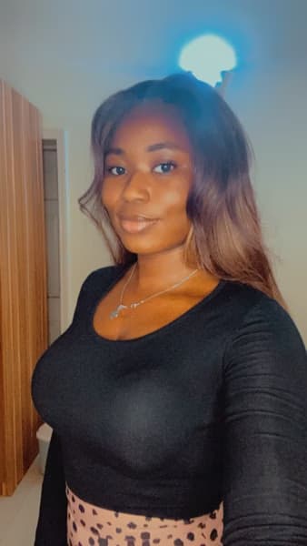 Profile photo of Esther, English tutor at Wiingy 