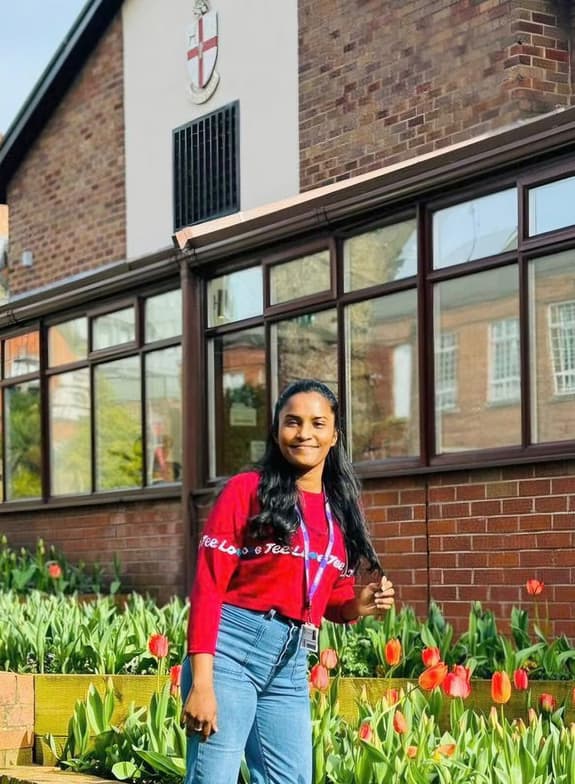 Profile photo of Hirushi, English tutor at Wiingy