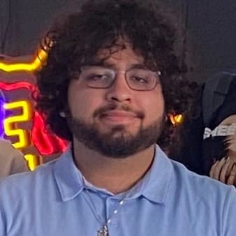 Profile photo of George, Economics tutor at Wiingy 