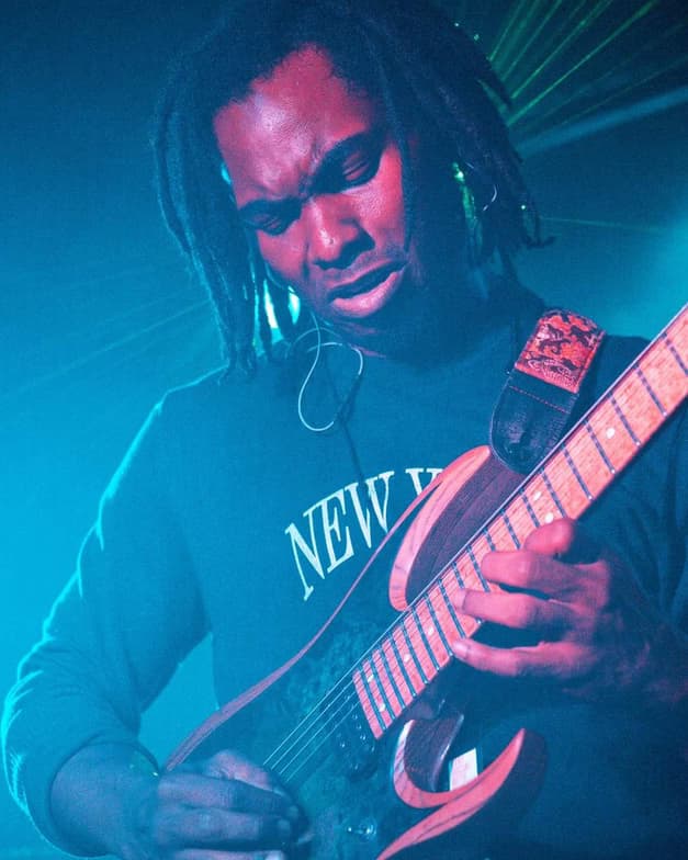 Profile photo of Sean , Guitar tutor at Wiingy