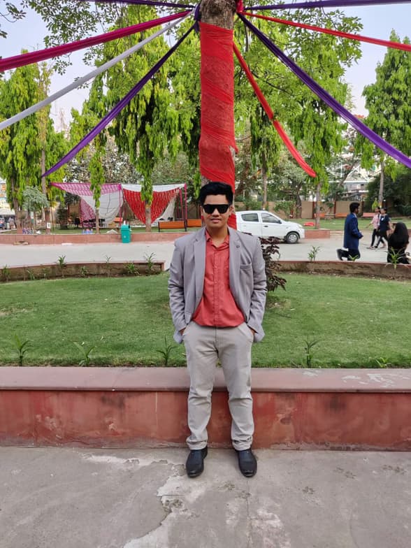 Profile photo of Siddharth, Economics tutor at Wiingy 