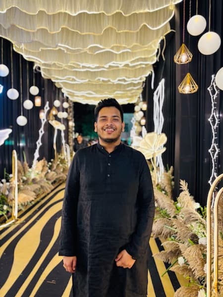 Profile photo of Darshan , Economics tutor at Wiingy