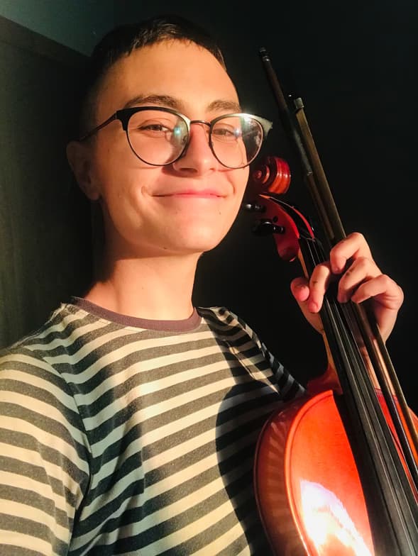 Profile photo of Ezra, Guitar tutor at Wiingy 