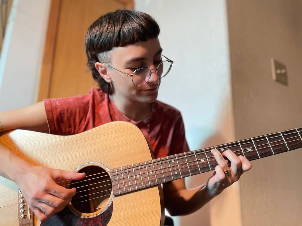 Profile photo of Ezra, Guitar tutor at Wiingy 