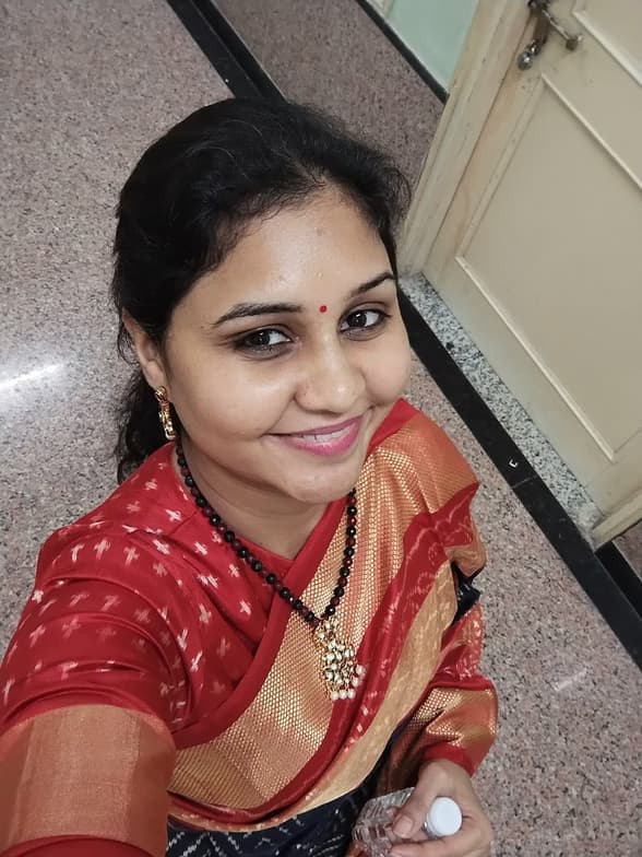 Profile photo of vidushi, Engineering tutor at Wiingy 