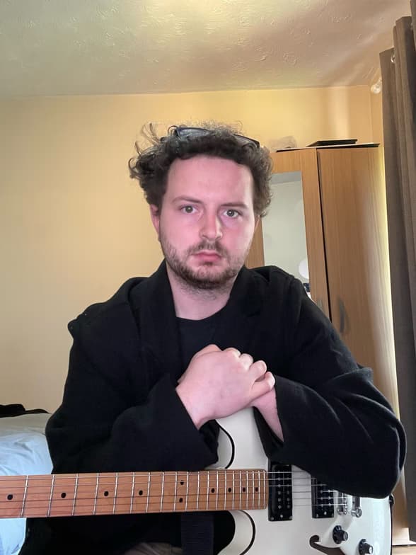 Profile photo of Lluis, Guitar tutor at Wiingy 