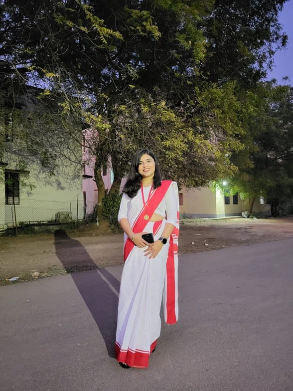 Graduation ceremony photo of Aakriti