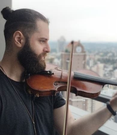 Profile photo of Victtor, Violin tutor at Wiingy 