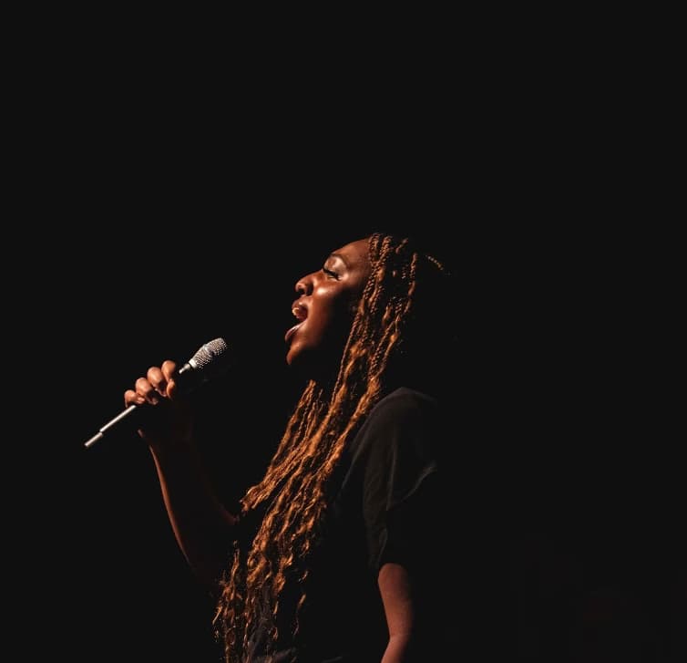 Profile photo of Carrington, Singing tutor at Wiingy