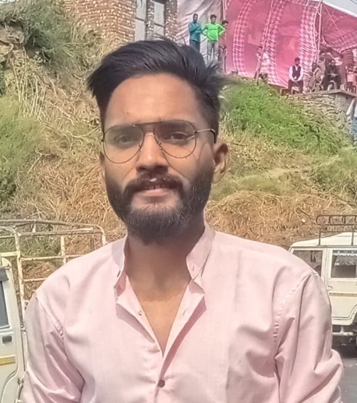 Profile photo of Abhishek, Chemistry tutor at Wiingy 