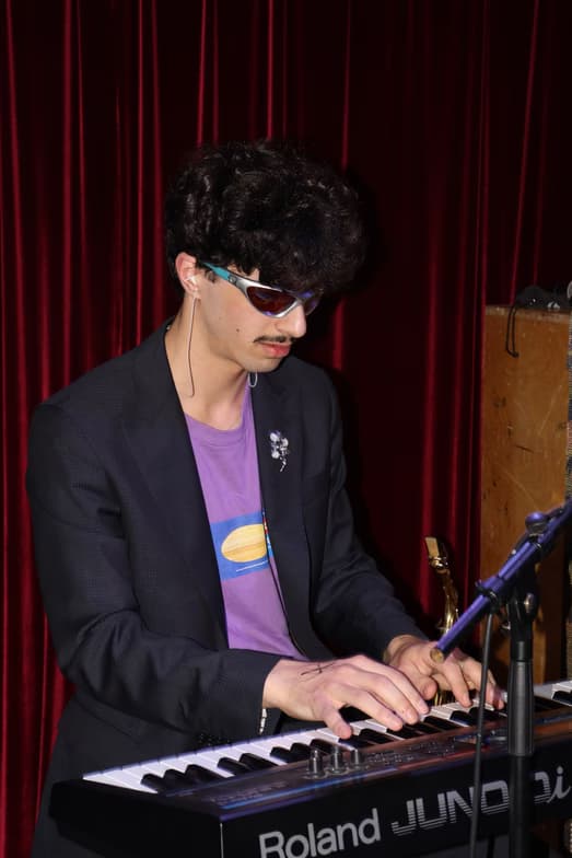 Profile photo of Ian, Guitar tutor at Wiingy 