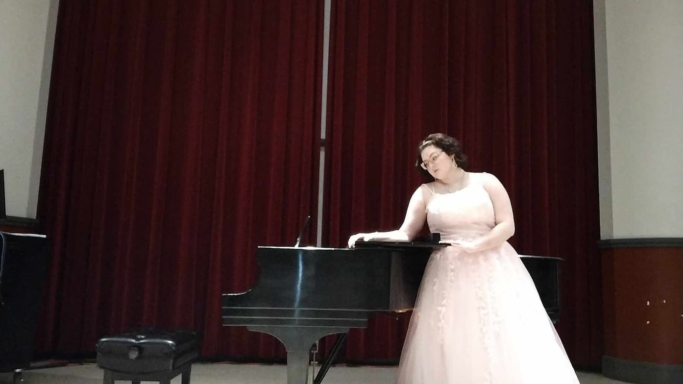 Profile photo of Julia, Singing tutor at Wiingy 