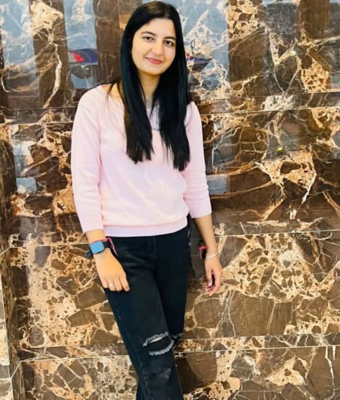 Profile photo of Himanshi , Chemistry tutor at Wiingy 