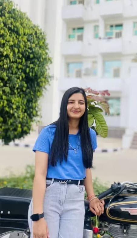 Profile photo of Himanshi , Chemistry tutor at Wiingy 