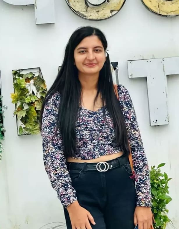 Profile photo of Himanshi , Chemistry tutor at Wiingy 