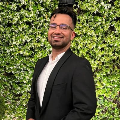 Profile photo of Aarvik, Yoga tutor at Wiingy 