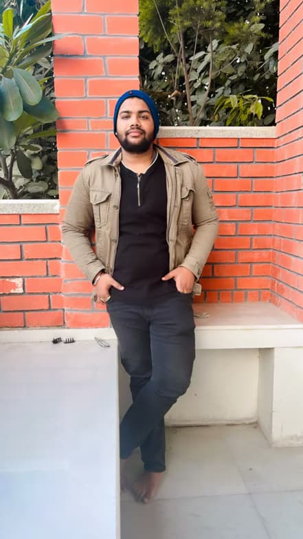 Profile photo of Ayush, Engineering tutor at Wiingy 