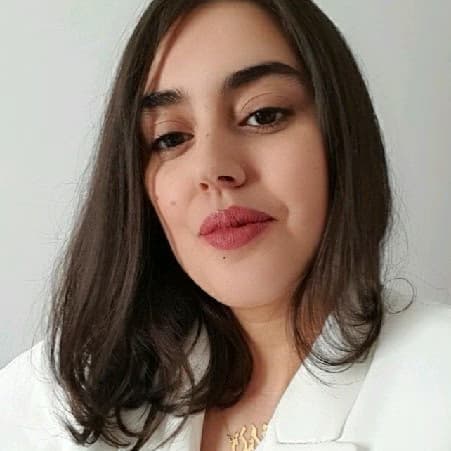 Profile photo of Alexa, Chemistry tutor at Wiingy 