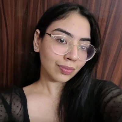 Profile photo of Anusha, Hindi tutor at Wiingy 