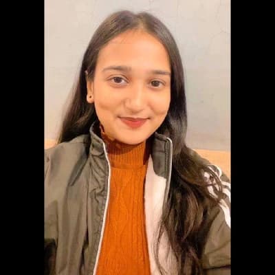 Profile photo of Anvika, Yoga tutor at Wiingy 