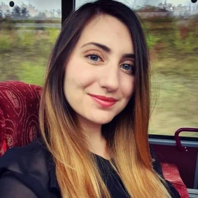 Profile photo of Aria	, Chemistry tutor at Wiingy 