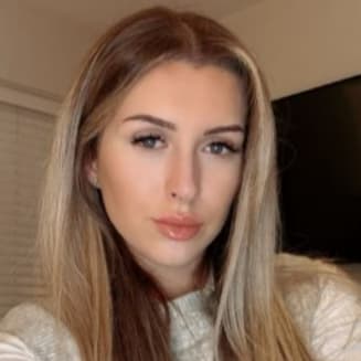 Profile photo of Astrid, Chemistry tutor at Wiingy 