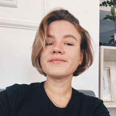 Profile photo of Ava, Economics tutor at Wiingy 