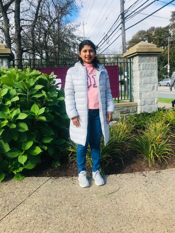 Profile photo of Ayomi, English tutor at Wiingy 