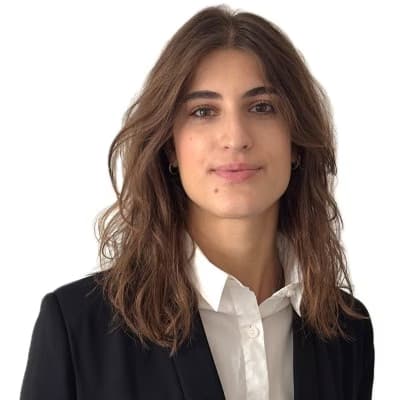 Profile photo of Bella, English tutor at Wiingy 