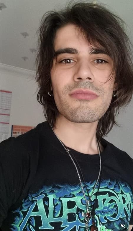 Profile photo of Gianluca, Guitar tutor at Wiingy 