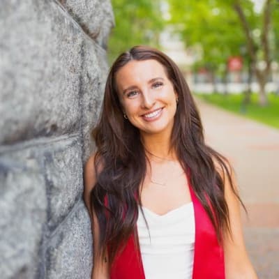 Profile photo of Catherine, French tutor at Wiingy 