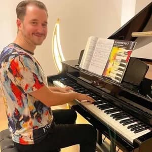 Profile photo of Charles, Piano tutor at Wiingy 