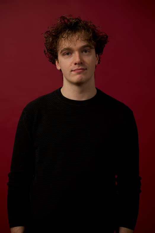 Profile photo of Charlie, Guitar tutor at Wiingy 