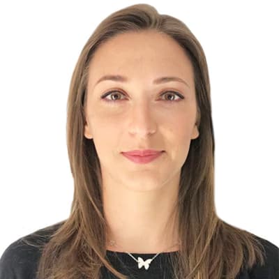 Profile photo of Chloe, Economics tutor at Wiingy 