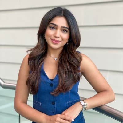 Profile photo of Chloe, English tutor at Wiingy 