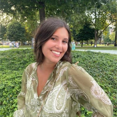 Profile photo of Chloe, Architecture tutor at Wiingy 