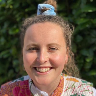 Profile photo of Chloe, Economics tutor at Wiingy 