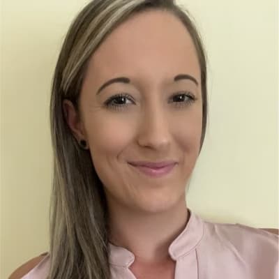 Profile photo of Clara, English tutor at Wiingy 