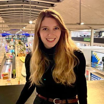 Profile photo of Clara, Chemistry tutor at Wiingy 