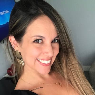 Profile photo of Clementine, AP tutor at Wiingy 